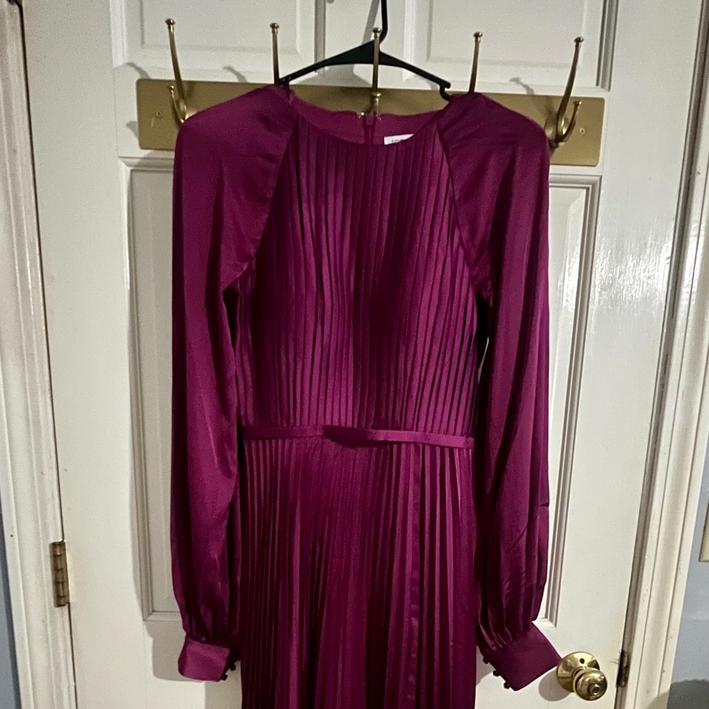 Mac Duggal 26590 Long Sleeve Pleated Satin Dress Gown ‎Berry Pink Sz 2 NEW